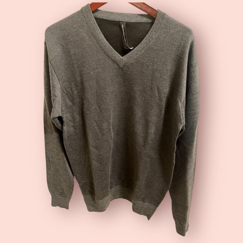 Men's V-Neck Sweater - Grey
